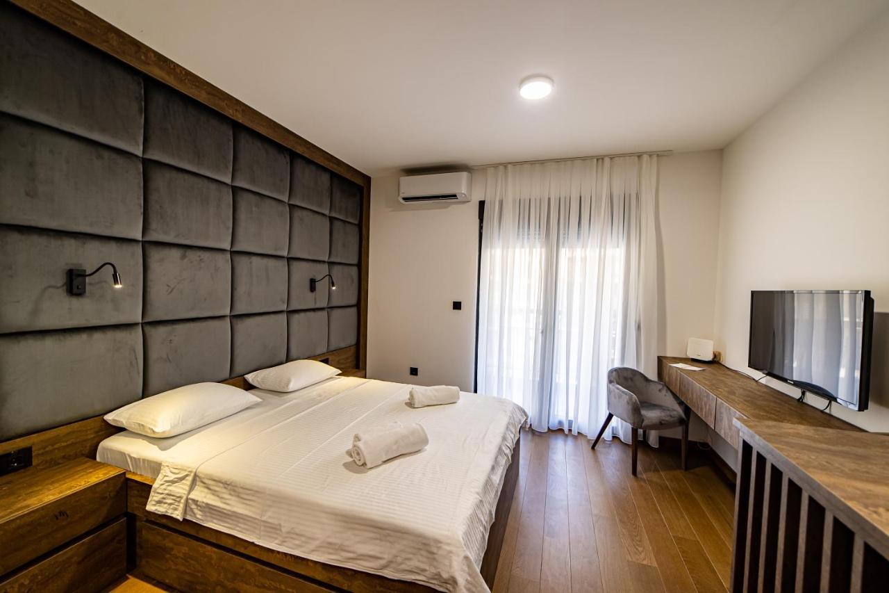 Apartments Tulip พอดโกริกา ภายนอก รูปภาพ